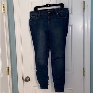 TORRID SIZE 14R PREMIUM JEANS